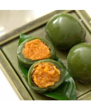 Green Balls with Egg Yolk and Dried Pork Floss